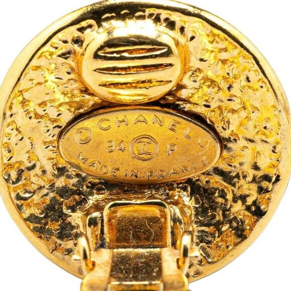 CHANEL CC Logos Quilted Round Clip-On Earrings Gold Tone 94P Auth #96165 - Picture 3 of 3
